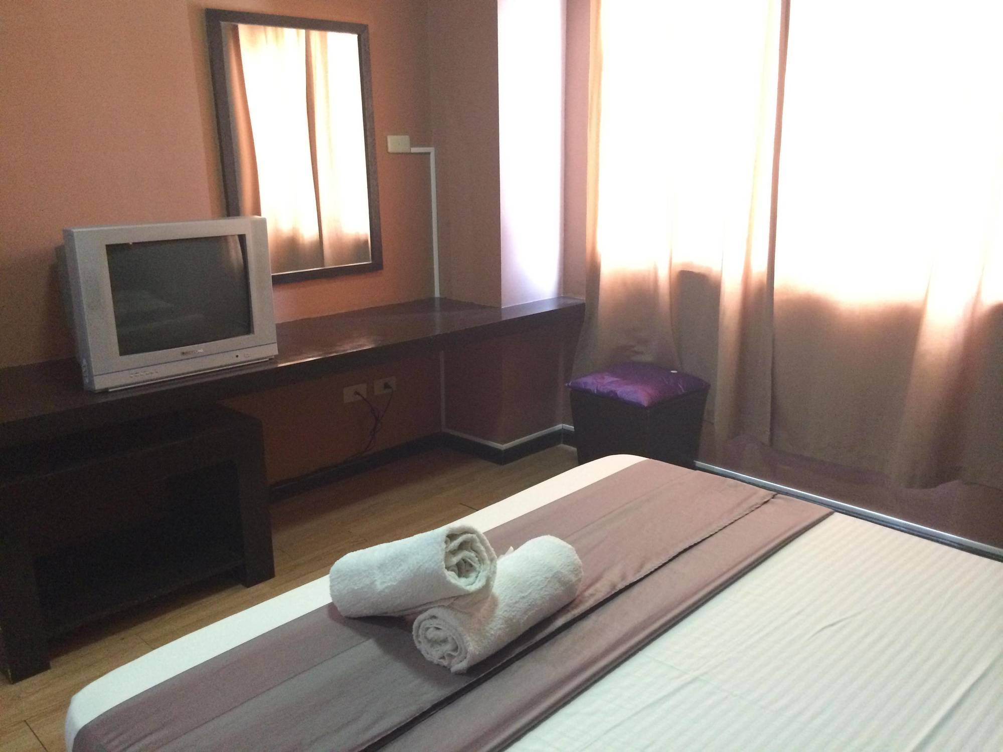 Basa Hotel Kalibo Bagian luar foto