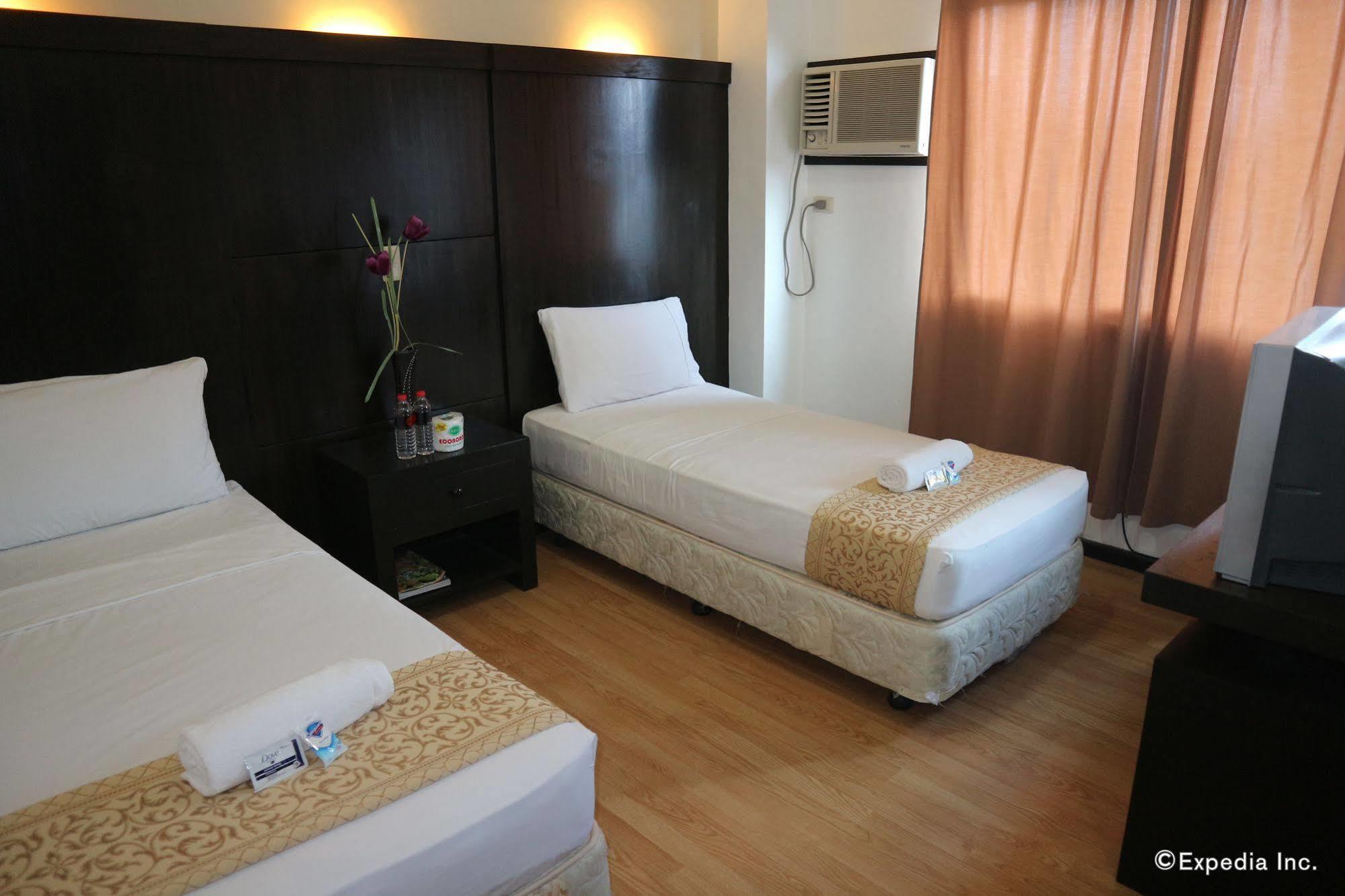 Basa Hotel Kalibo Bagian luar foto
